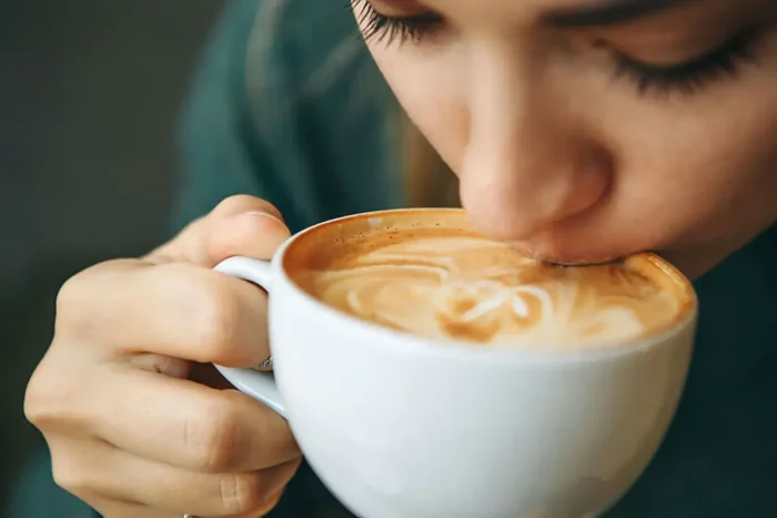 Gute Gründe für Verzicht: Warum kein Kaffee bei Gürtelrose die Genesung fördert